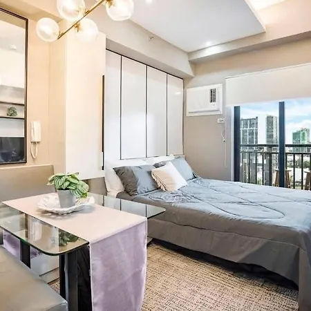 Modern Studio With City Views & Top Amenities