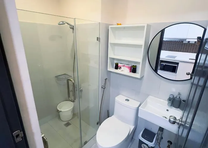 Modern With Views & Amenities 3*