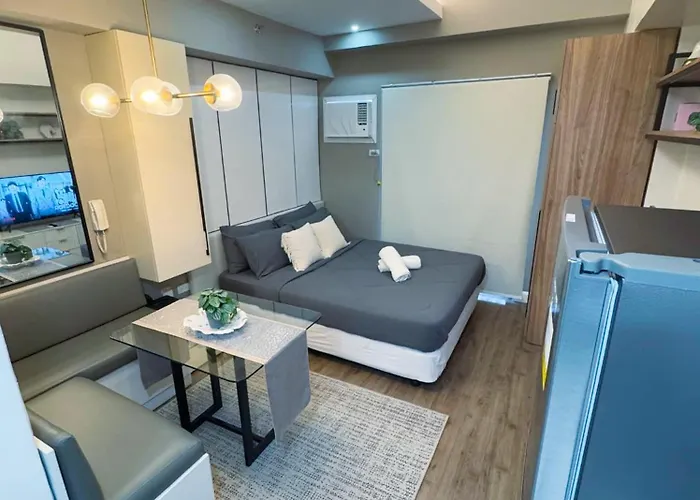 Modern With Views & Amenities