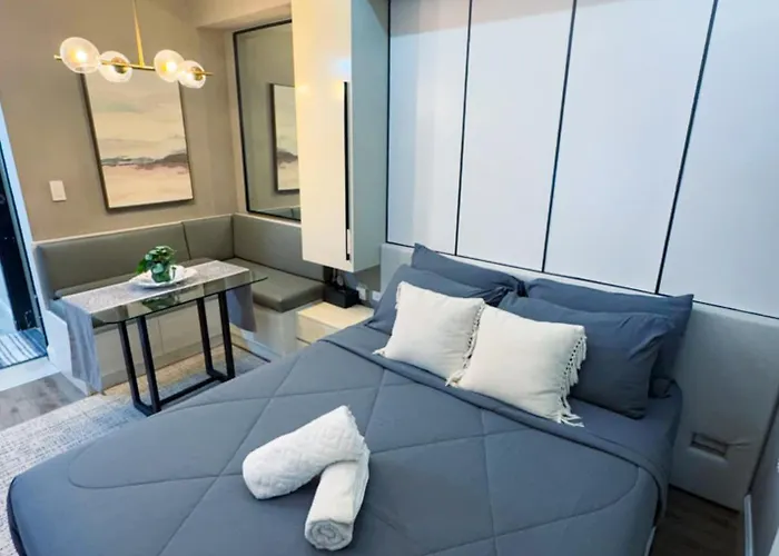 Modern With Views & Amenities 3*